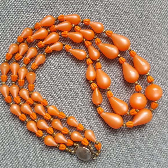 Vintage 70s Bright Double Strand Coral Orange Moonglow Lucite and Glass Necklace - Picture 2 of 9